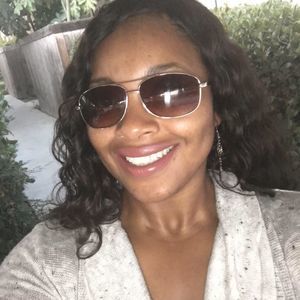 Meet your Posher, Nia